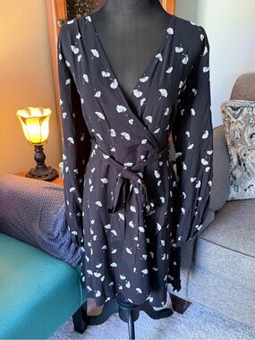 Forever 21 Black Floral Long Sleeve Wrap Dress